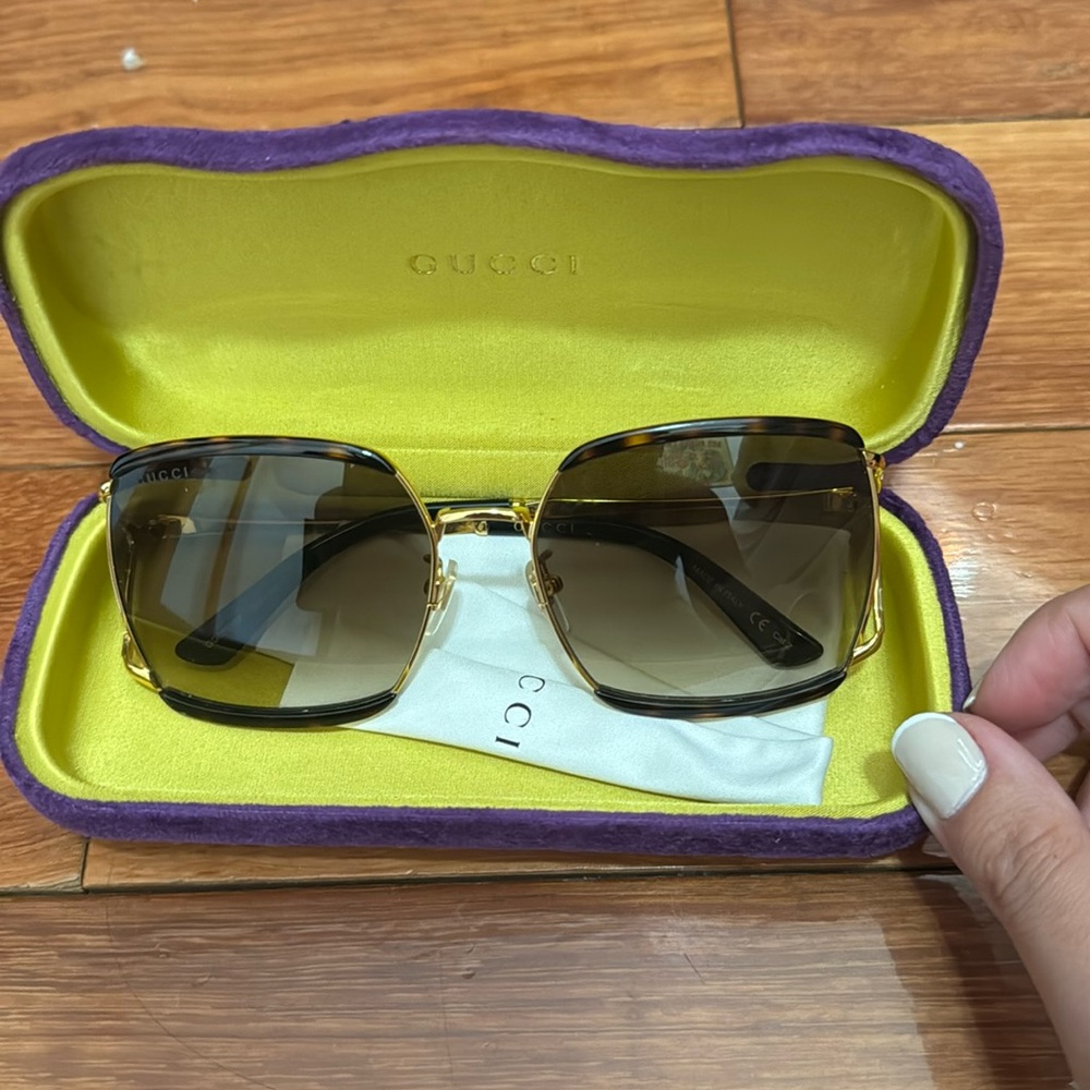 Gucci sunglasses